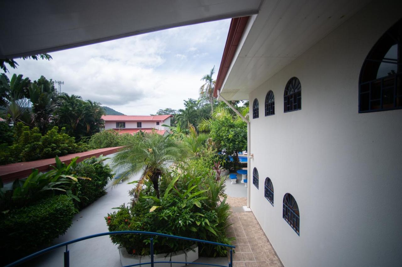 La Perlita Bed & Breakfast Jaco Luaran gambar