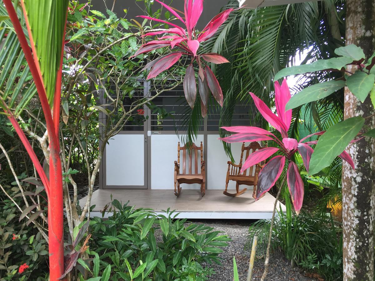 La Perlita Bed & Breakfast Jaco Luaran gambar