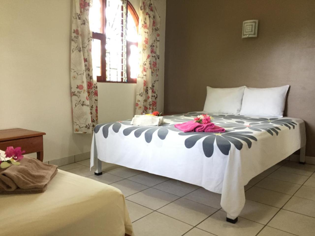 La Perlita Bed & Breakfast Jaco Luaran gambar