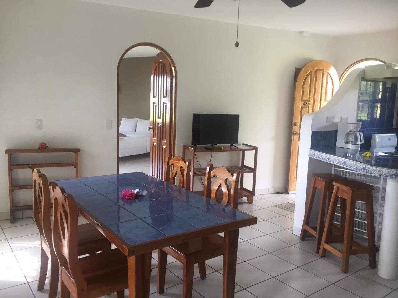La Perlita Bed & Breakfast Jaco Luaran gambar