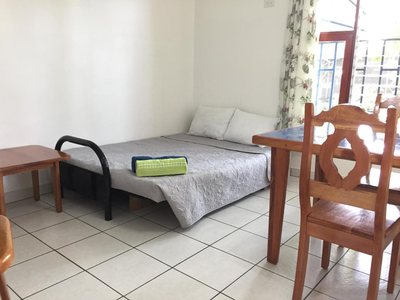 La Perlita Bed & Breakfast Jaco Luaran gambar