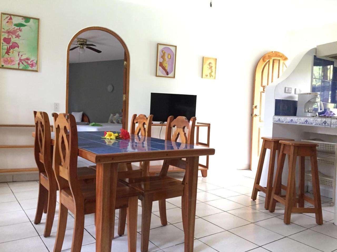La Perlita Bed & Breakfast Jaco Luaran gambar