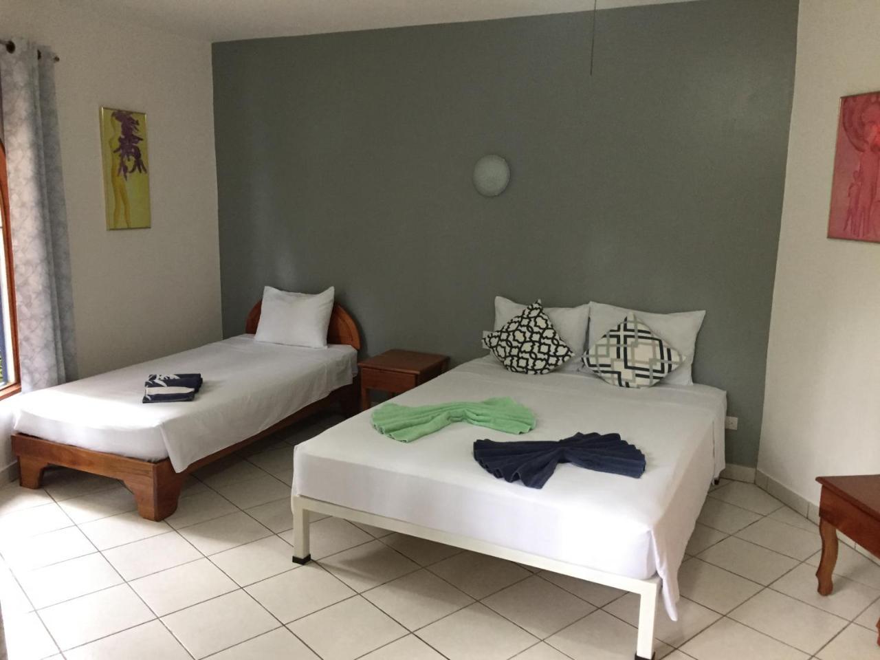 La Perlita Bed & Breakfast Jaco Luaran gambar