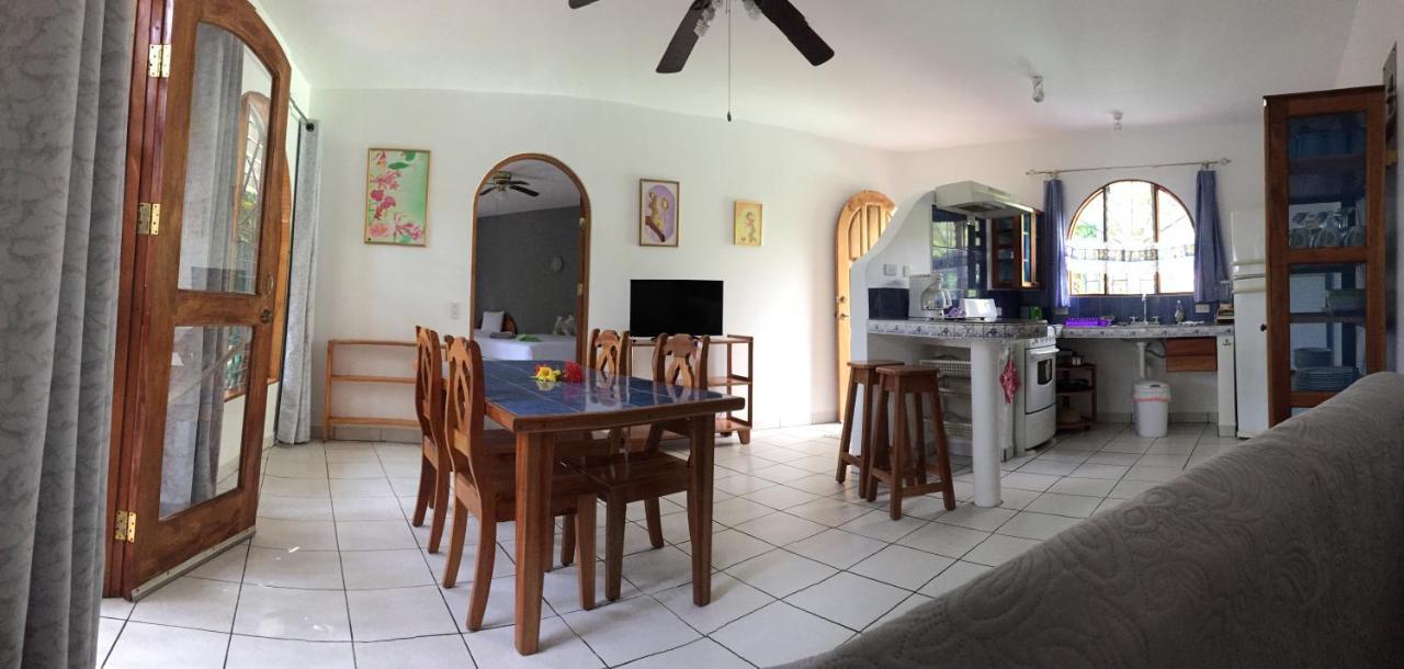 La Perlita Bed & Breakfast Jaco Luaran gambar