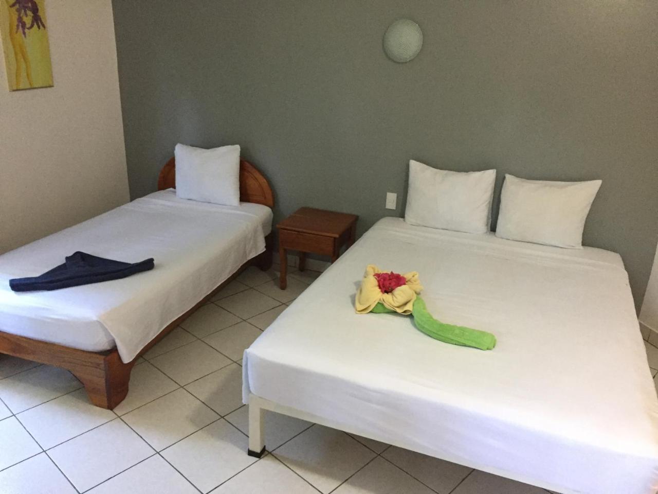 La Perlita Bed & Breakfast Jaco Luaran gambar